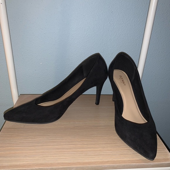 Old Navy Black Heels - Picture 2 of 6